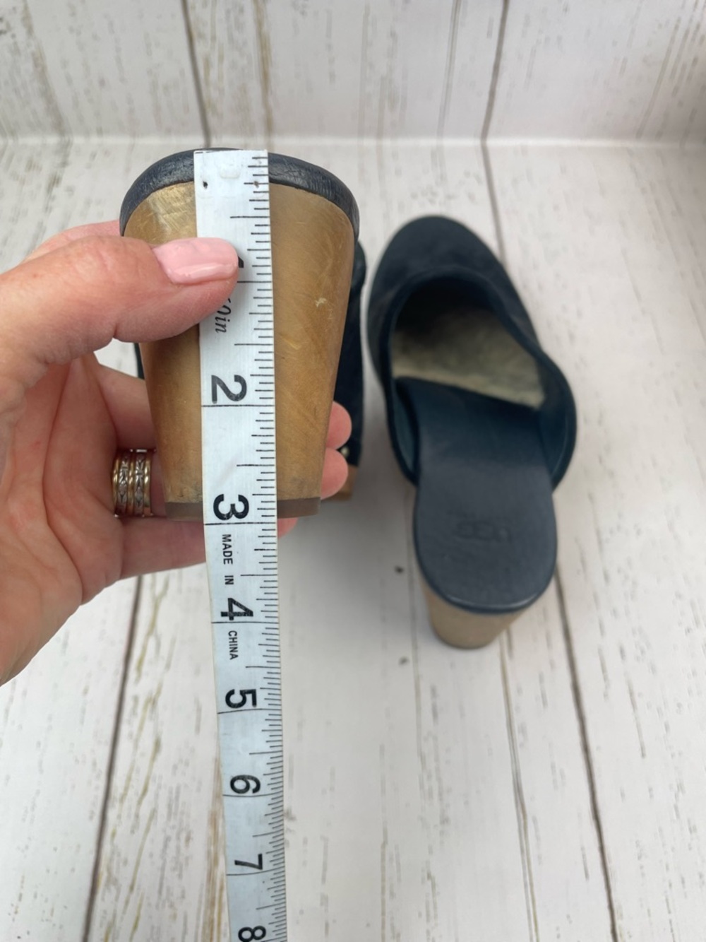 UGG Abbie Clog - Picture 13 of 16